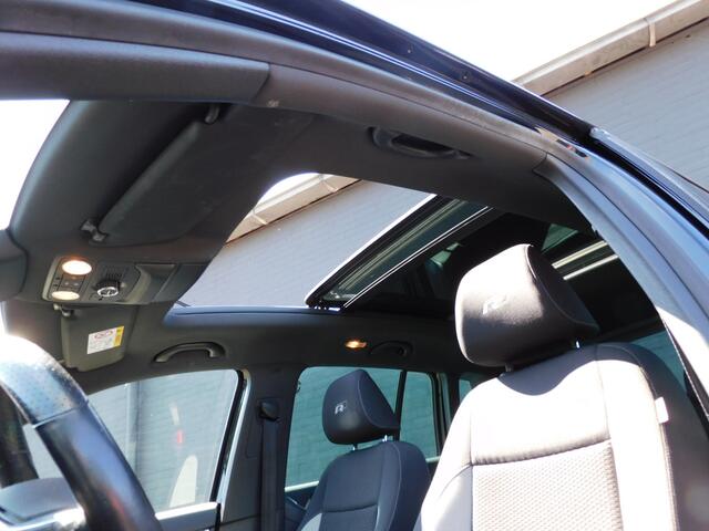 Volkswagen TIGUAN 1.4 TSI R-Line Edition TOPSTAAT! 1e EIGENAAR! DEALER ONDERHOUDEN! PANODAK! FULLMAP NAVI! AIRCO! TREKHAAK! CRUISE! LM VELGEN!