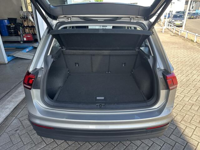 Volkswagen TIGUAN 1.4 TSI ACT Comfortline Trekhaak Navi Adaptive Cruise Parkeersen