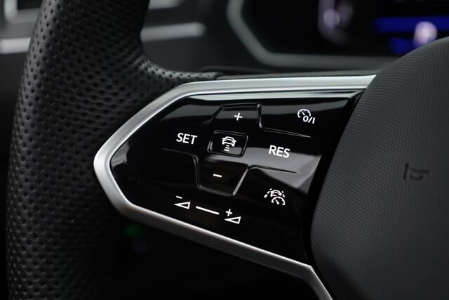 Volkswagen TIGUAN 1.5 TSI R-Line DSG | Pano | Elek. Trekhaak | Camera | Stoel- Stuurverw. | Keyless | Navi