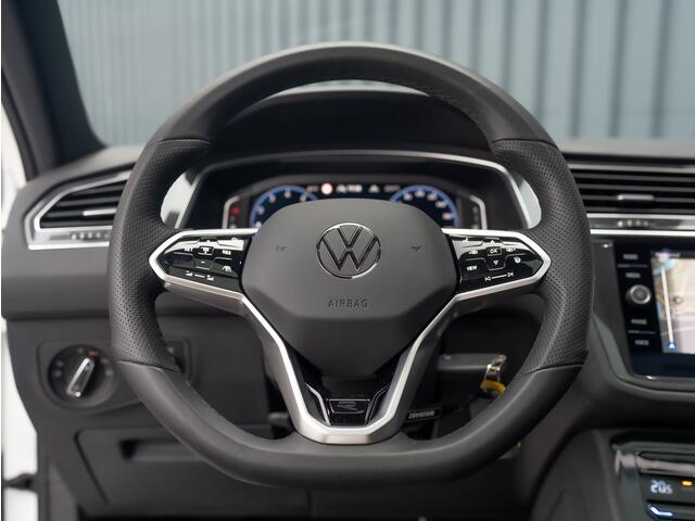 Volkswagen TIGUAN 1.5 TSI R-Line Business | Panodak | Headup | Camera | Prijs Rijklaar!!