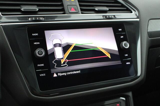 Volkswagen TIGUAN Allspace 1.5 TSI 150pk DSG R-Line Business+ 7Pers. Camera Keyless Led Stoelverwarming Virtual Cockpit Panoramadak Navigatie
