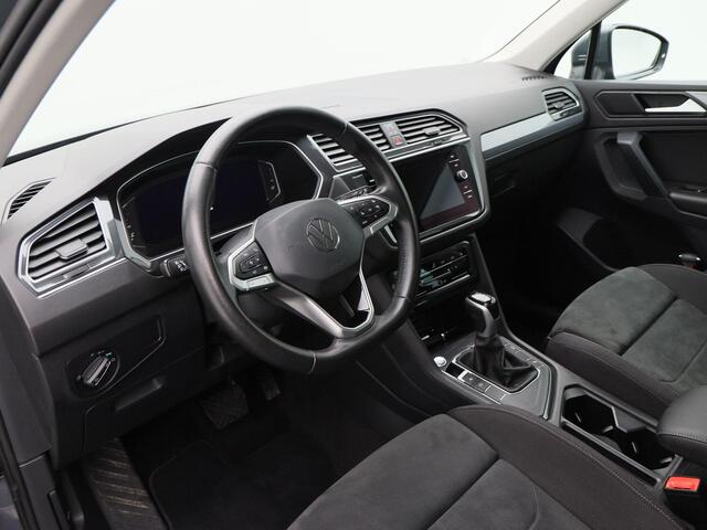 Volkswagen TIGUAN 1.5 TSi 150 Pk Automaat Life Business | Camera | Carplay | Elektrische Achterklep | Privacy Glass | Stoel Verwarming | Navigatiesysteem | 17 Inch