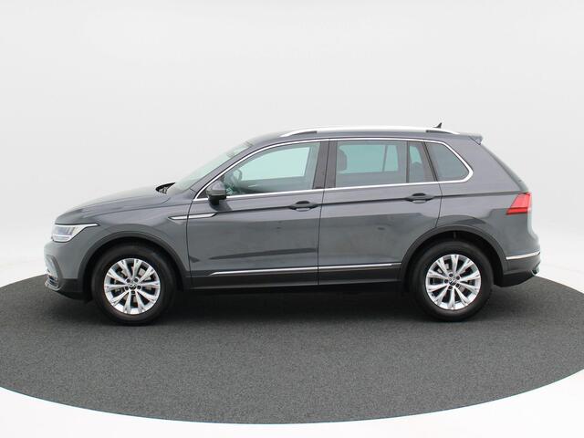 Volkswagen TIGUAN 1.5 TSi 150 Pk Automaat Life Business | Camera | Carplay | Elektrische Achterklep | Privacy Glass | Stoel Verwarming | Navigatiesysteem | 17 Inch