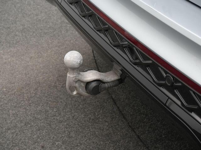 Volkswagen TIGUAN 1.5 eTSI 150 pk DSG R-Line Edition | Panoramadak | Trekhaak | Achteruitrijcamera | Stoel-/stuurverwarming | 20 inch