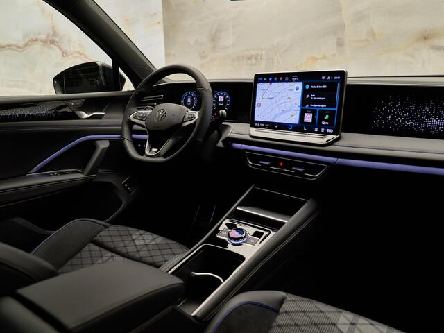 Volkswagen TIGUAN 1.5 eHybrid R-Line, 20", pano, massage, ACC, DCC, IQ.Light, Black Style, tr.haak