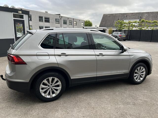 Volkswagen TIGUAN 1.5 TSI ACT Comfortline Business led verl. trekhaak pdc carplay