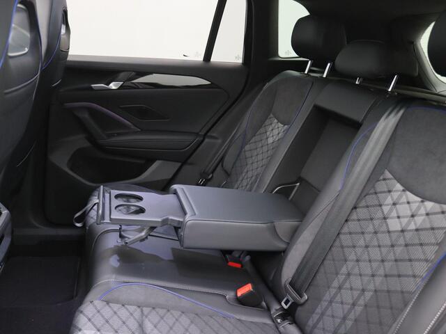 Volkswagen TIGUAN 1.5 eHybrid R-Line Edition 272PK DSG matrix led, trekhaak, panoramadak, 360gr. camera, keyless, stuur-stoelverwarming, adaptive cruise, side assist, 20" lichtmetaal