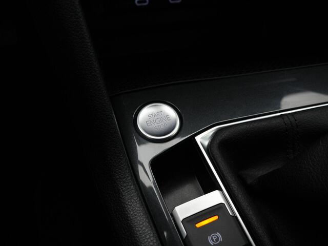 Volkswagen TIGUAN 1.5 TSI 131 pk Life | LED koplampen | Trekhaak | Achteruitrijcamera | Carplay | Keyless | 17 inch lichtmetalen