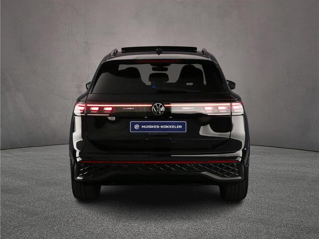 Volkswagen TIGUAN R-Line Edition 1.5 eTSI 150pk DSG Automaat Trekhaak, Panoramadak, Harman Kardon audio, Black Style, Adaptive cruise control, LED matrix koplampen
