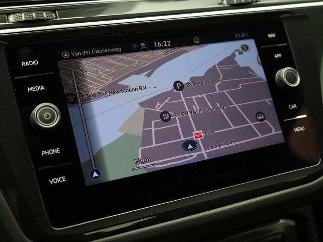 Volkswagen TIGUAN 1.5TSI/150PK R-Line DSG · Trekhaak · Navigatie · Camera + Parkeersensoren
