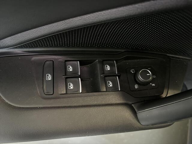 Volkswagen TIGUAN 1.5 eTSI 150pk DSG R-Line Business · Apple/Android Car Play · Camera · Elek. Trekhaak · Massage · Navigatie · 20'' Inch · Garantie t/m 27-02-2028 of 100.000km