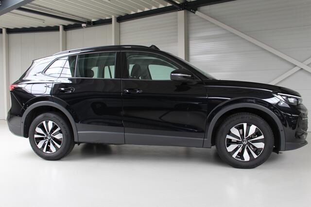 Volkswagen TIGUAN 1.5 eTSI Life Edition DSG Panoramadak | IQ-Light | Navigatie | Trekhaak | Standkachel