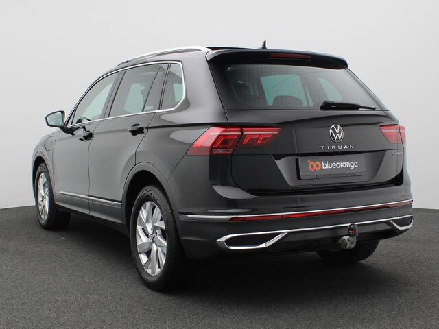 Volkswagen TIGUAN 1.4 TSI eHybrid 245PK DSG matrix led, trekhaak, panoramadak, adaptive cruise, side assist, stuur-stoelverwarming, bestuurdersstoel met massage, virtual pedal, keyless, 18" lichtmetaal