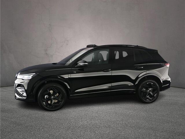 Volkswagen TIGUAN R-Line Edition 1.5 TSI eHybrid 272pk DSG Automaat Trekhaak, Panoramadak, Adaptive cruise control, Black Style, Achteruitrijcamera, Elektrische achterklep
