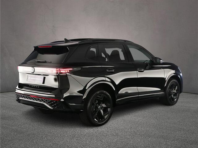 Volkswagen TIGUAN R-Line Edition 1.5 TSI eHybrid 272pk DSG Automaat Trekhaak, Panoramadak, Adaptive cruise control, Black Style, Achteruitrijcamera, Elektrische achterklep