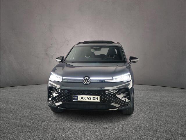 Volkswagen TIGUAN R-Line Edition 1.5 eTSI 150pk DSG Automaat Trekhaak, Panoramadak, Harman Kardon audio, Navigatie, Adaptive cruise control, Elektrische achterklep, Achteruitrijcamera