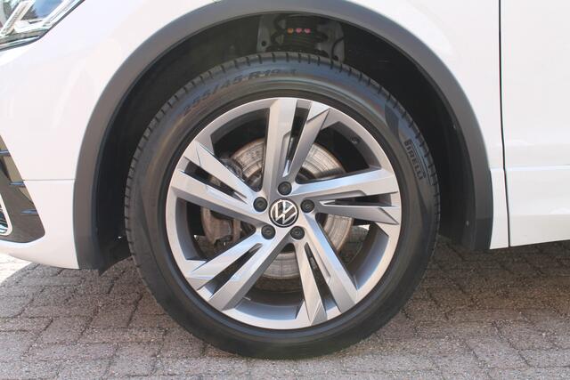 Volkswagen TIGUAN 1.4 TSI eHybrid R-Line Business+ | Pano | Trekhaak | Carplay