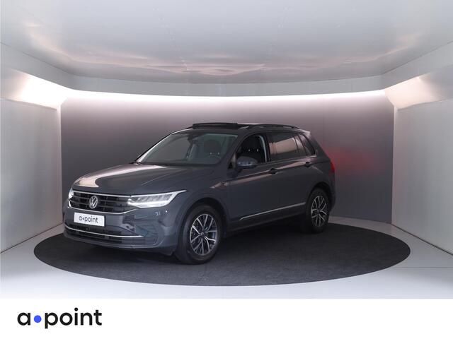 Volkswagen TIGUAN 1.4 TSI eHybrid Life 245 pk Automaat (DSG) | Navigatie | Panoramadak | Parkeersensoren | Achteruitrijcamera | LED koplampen | Stoelverwarming |
