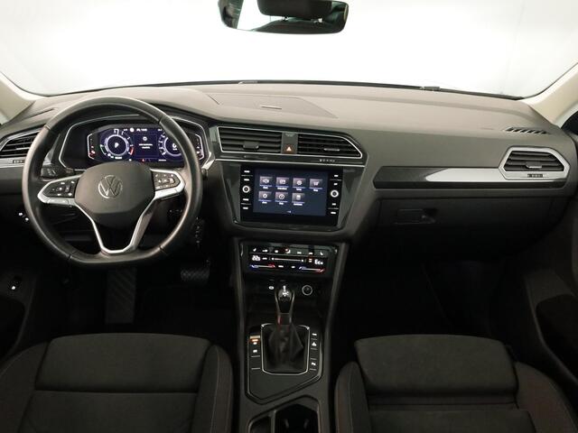 Volkswagen TIGUAN 1.4 TSI eHybrid Life 245 pk Automaat (DSG) | Navigatie | Panoramadak | Parkeersensoren | Achteruitrijcamera | LED koplampen | Stoelverwarming |