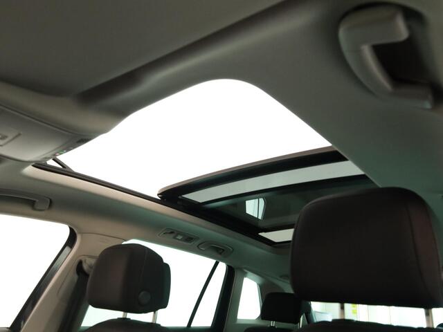 Volkswagen TIGUAN 1.4 TSI eHybrid Life 245 pk Automaat (DSG) | Navigatie | Panoramadak | Parkeersensoren | Achteruitrijcamera | LED koplampen | Stoelverwarming |