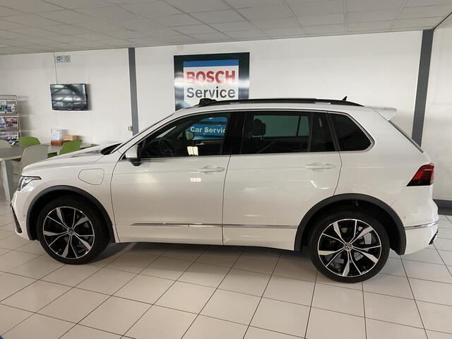 Volkswagen TIGUAN 1.4 TSI eHybrid R-Line Business+ Panoramadak / Trekhaak / Apple carplay /android