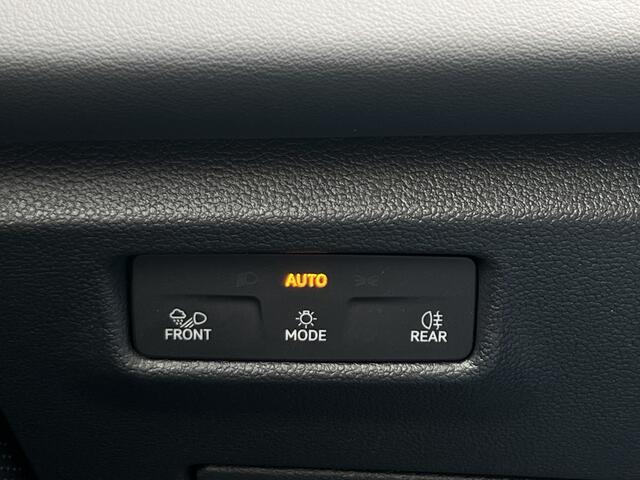 Volkswagen TIGUAN 1.5 eTSI Elegance | Pano | IQ LIght | 360 Camera | 18 inch