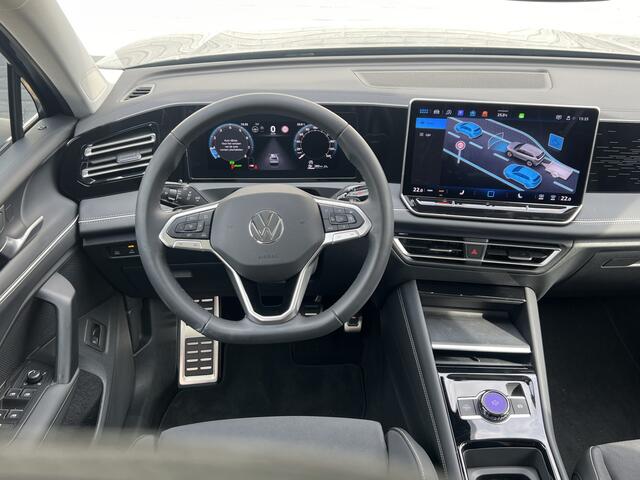 Volkswagen TIGUAN 1.5 eTSI Elegance | Pano | IQ LIght | 360 Camera | 18 inch