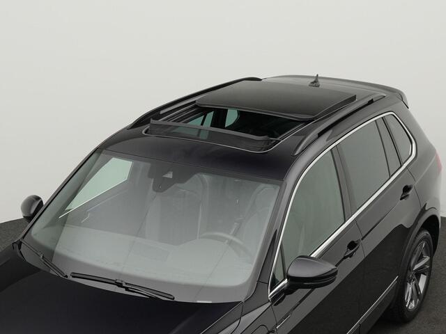 Volkswagen TIGUAN 1.4 TSI eHybrid 245 pk DSG R-Line Business+ | Panoramadak | IQ Light | Achteruitrijcamera | Park Assist | Cruise Control | Side Assist | 19 inch