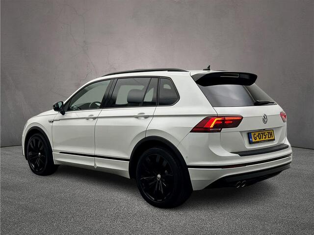 Volkswagen TIGUAN Highline Business R 1.5 TSI 150pk DSG Automaat Trekhaak, Black Style, Panoramadak, Elektrische achterklep, Navigatie, Stoelverwarming, LED koplampen