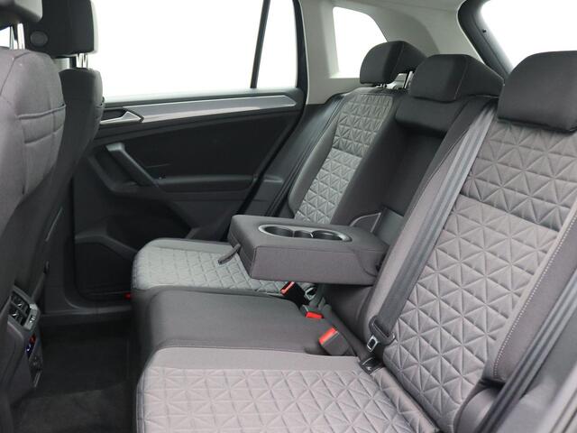 Volkswagen TIGUAN 1.4 TSI e-hybrid Life Business 245PK DSG Led koplampen, adaptive cruise met travel assist, side assist, stuur-stoelverwarming, navigatie, 18" lichtmetaal