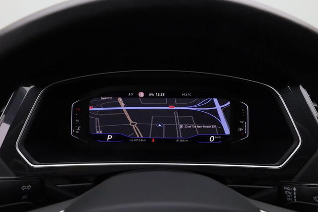 Volkswagen TIGUAN 1.5 TSI 150 pk DSG R-Line Business+ | Panoramadak | IQ Light | Achteruitrijcamera | Navigatie | Adaptive Cruise | Keyless Entry