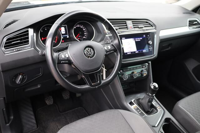 Volkswagen TIGUAN 1.4 TSI Comfortline 92KW/125PK, Navigatie, trekhaak, lichtmetalen velgen, Lane assist, parkeersensoren voor en achter, cruise control, automatische airco.