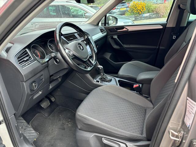 Volkswagen TIGUAN 1.4 TSI ACT Comfortline AUTOMAAT / TREKHAAK / NWE DRIEM / CAMERA / NAVI / CLIMA / PDC / BLUETOOTH / CRUISE / NL-AUTO