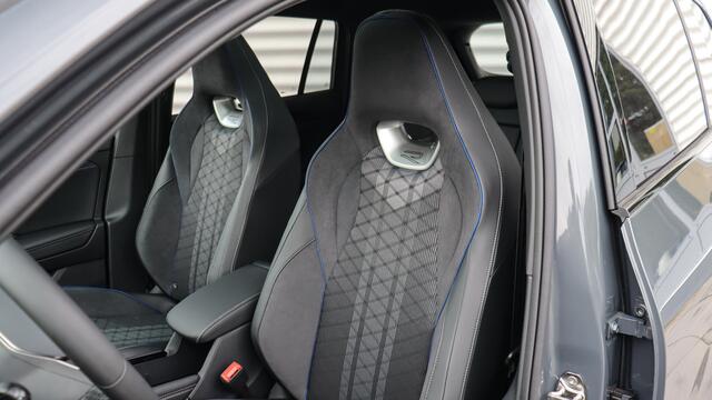 Volkswagen TIGUAN 1.5 eHybrid R-Line Edition | Massage | Panoramadak | Black Style Package | Trekhaak