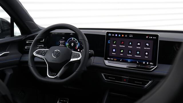 Volkswagen TIGUAN 1.5 eHybrid R-Line Edition | Massage | Panoramadak | Black Style Package | Trekhaak