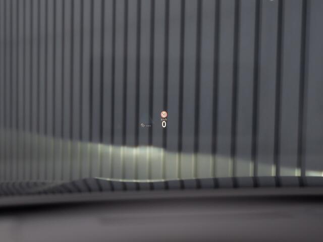 Volkswagen TIGUAN 1.5 eTSI R-Line Edition | 360 Camera | Harman/ Kardon | Trekhaak | Panodak | IQ Light | Head Up | Prijs Rijklaar!!