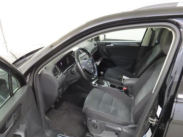 Volkswagen TIGUAN 1.5 TSI Comfortline Bns Panoramadak Trekhaak Navi Ad Cruise Winter pack El. Klep Dealeronderhouden