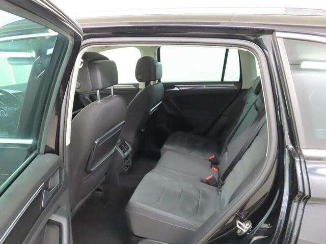 Volkswagen TIGUAN 1.5 TSI Comfortline Bns Panoramadak Trekhaak Navi Ad Cruise Winter pack El. Klep Dealeronderhouden