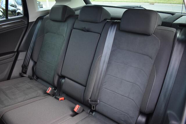 Volkswagen TIGUAN 1.5 TSI R-Line Automaat / Navigatie / Keyless / Trekhaak 1800kg / Adap. Cruise / Camera