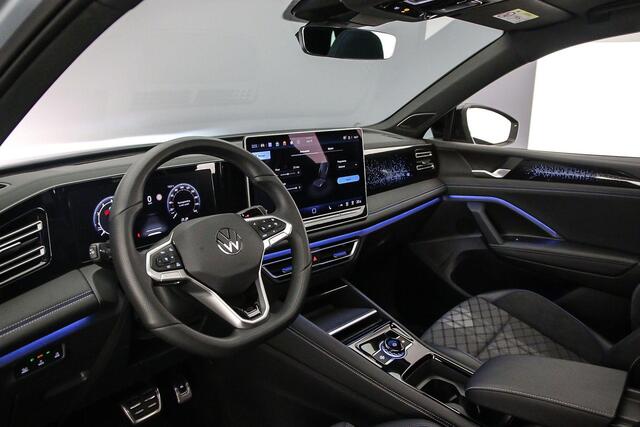 Volkswagen TIGUAN R-Line Edition 1.5 eTSI 150pk DSG Automaat Trekhaak, Panoramadak, Black Style, 360 camera, Adaptive cruise control, Achteruitrijcamera, Elektrische achterklep