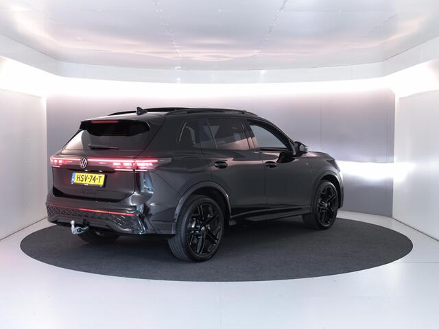 Volkswagen TIGUAN 1.5 eHybrid R-Line Edition 272 PK PHEV | Verlengde garantie | Panorama dak | Trekhaak | Black Style | Matrix koplampen | Assistance pakket plus |