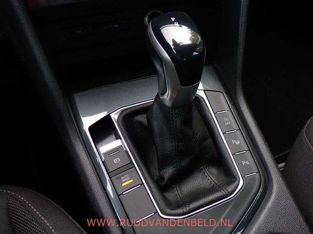 Volkswagen TIGUAN 1.5TSI Elegance ACC/VIRTUAL/TREKHAAK/CAMERA/CARPLAY