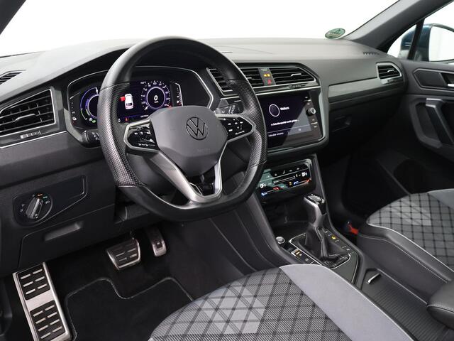 Volkswagen TIGUAN 1.4 TSI eHybrid R-Line Business+ | 245PK | SoH 89% | Multifunctioneel stuurwiel | Cruisecontrol | Achteruitrij camera |