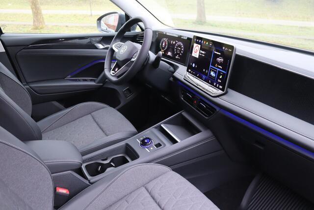 Volkswagen TIGUAN 1.5 eHybrid 204pk Edition Pano/IQ.Light/Keyless/Camera/ACC/DCC/Elek. klep/Dodehoek/trekhaak wegkl.