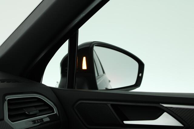 Volkswagen TIGUAN 1.4 TSI 245pk eHybrid R-Line Business+ Black Style Panoramadak Trekhaak Stoelverwarming