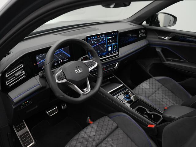 Volkswagen TIGUAN 1.5 eHybrid 204 pk DSG R-Line Edition | Panoramadak | Trekhaak | Adaptive Cruise | Side Assist | Park Assist | 20 inch