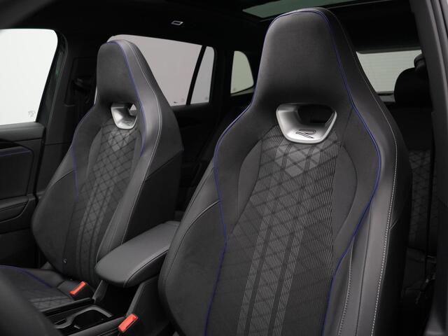 Volkswagen TIGUAN 1.5 eHybrid 204 pk DSG R-Line Edition | Panoramadak | Trekhaak | Adaptive Cruise | Side Assist | Park Assist | 20 inch