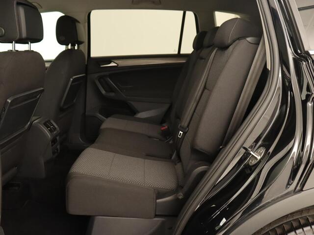 Volkswagen TIGUAN Allspace 1.5 TSI Comfortline 7-persoons | 1e eigenaar | Trekhaak | Adaptive cruise | Keyless | Carplay | Navigatie | Climate control | DAB | Parkeerhulp | Bluetooth