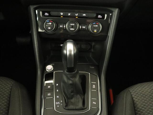 Volkswagen TIGUAN Allspace 1.5 TSI Comfortline 7-persoons | 1e eigenaar | Trekhaak | Adaptive cruise | Keyless | Carplay | Navigatie | Climate control | DAB | Parkeerhulp | Bluetooth