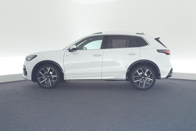 Volkswagen TIGUAN 1.5 eTSI 150pk R-Line Business Trekhaak Leder 360Camera Memory Stoelverwarming+Koeling